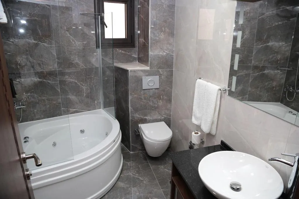 Room, Paris prestige, Izmir
