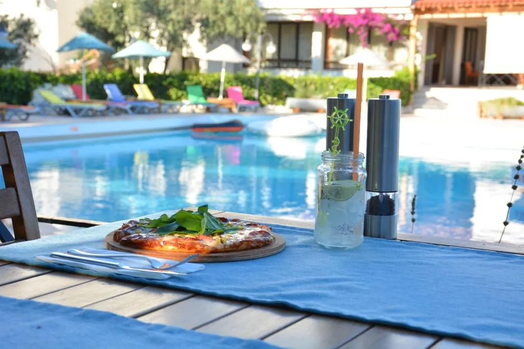 Pool, Arinnanda, Izmir