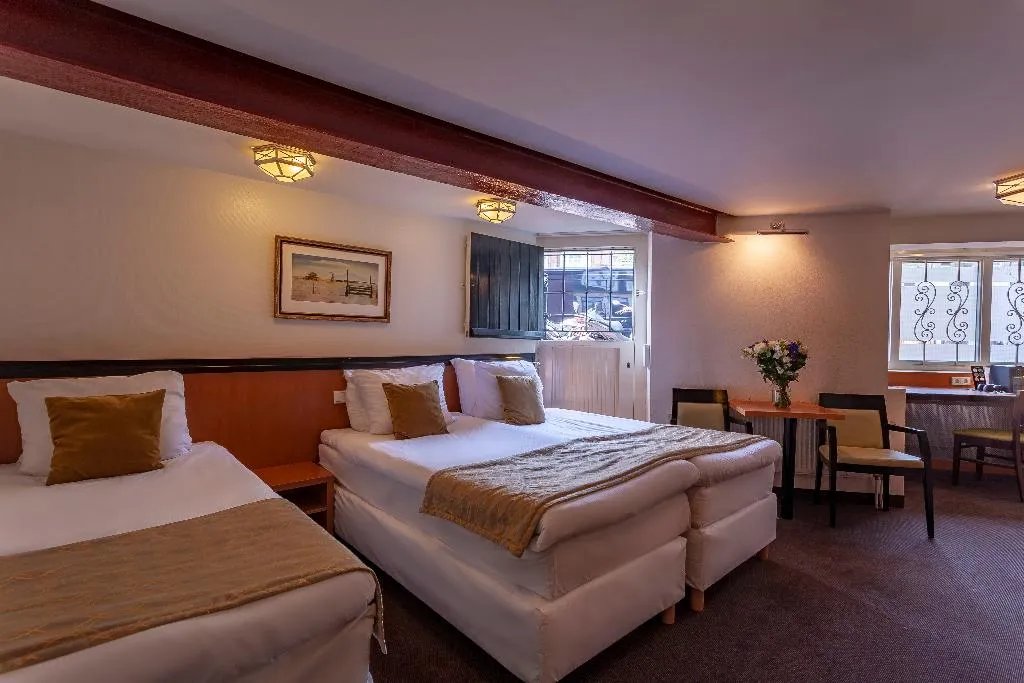 TRIPLE STANDARD Room, Avenue, Amsterdam