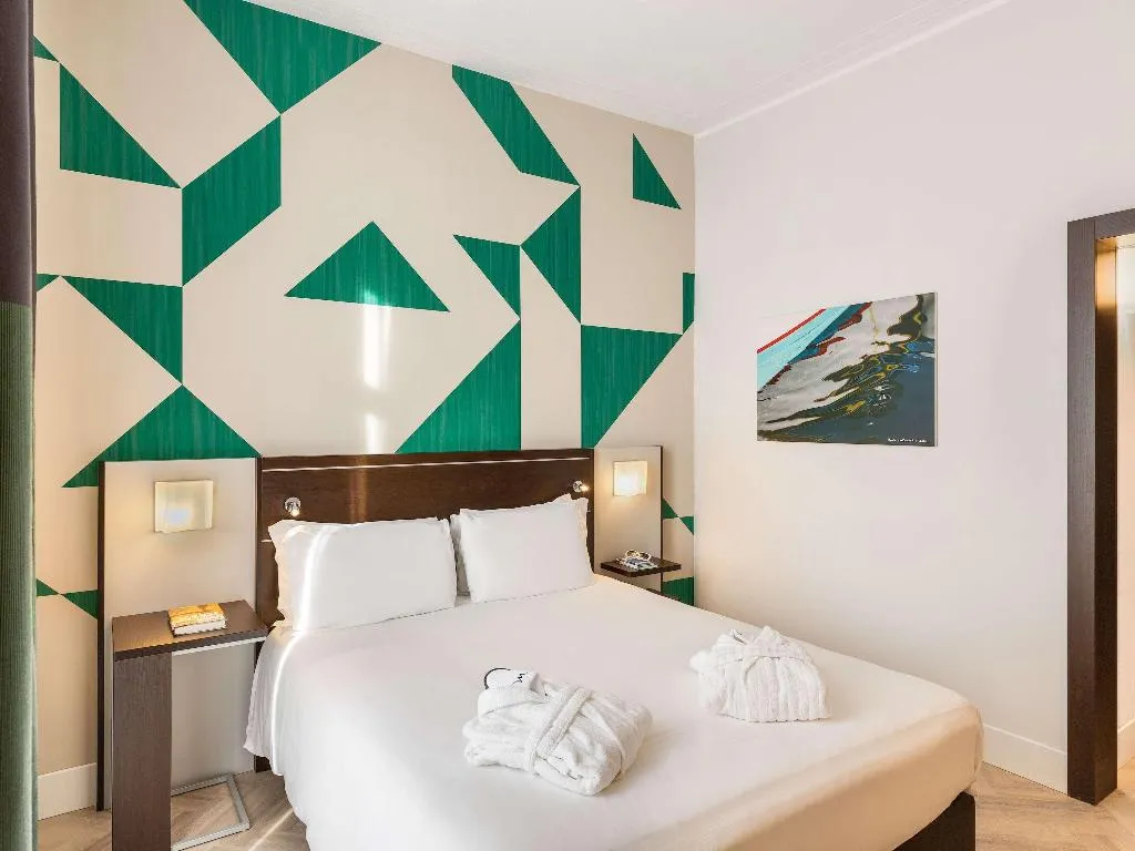 DOUBLE WITH DOUBLE BED Room, Mercure Napoli Centro Angioino, Naples