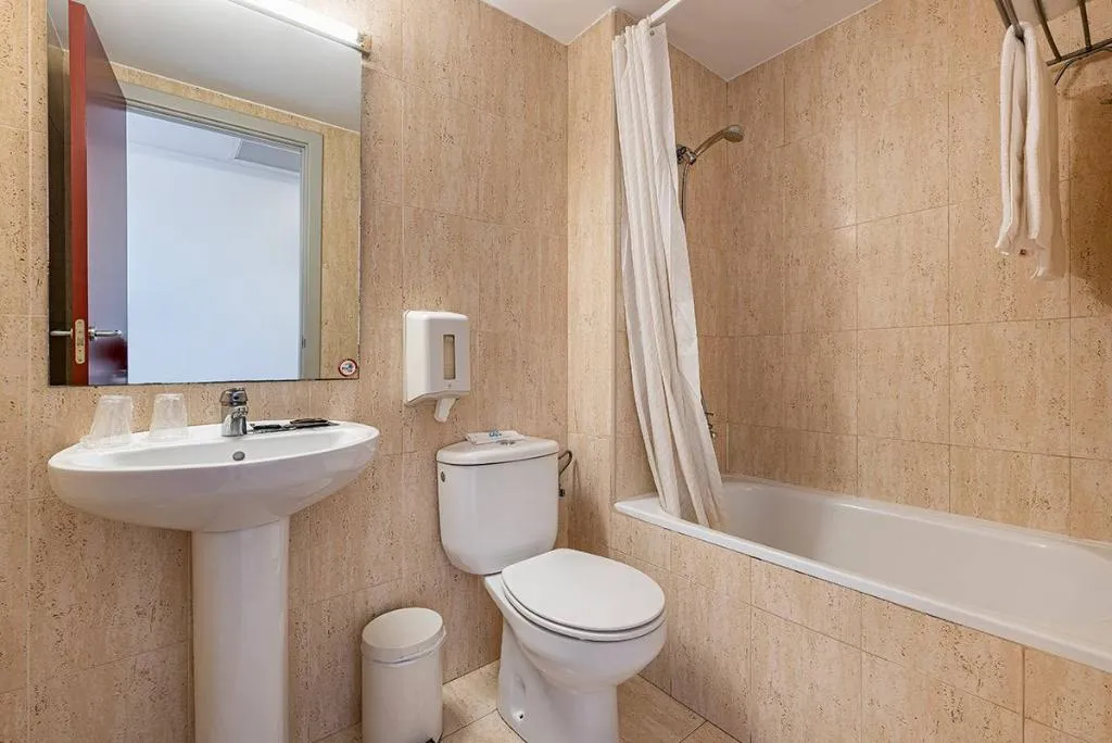 DOUBLE SINGLE USE WITH DOUBLE BED Room, Basic Hotel, Barcelona