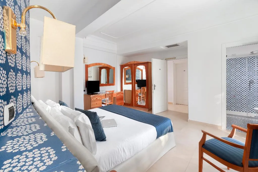 DOUBLE SUPERIOR WITH BALCONY Room, Atlantic Palace, Naples