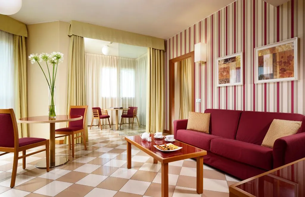 DOUBLE SINGLE USE EXECUTIVE Room, UNA HOTELS The One Milano, Milan