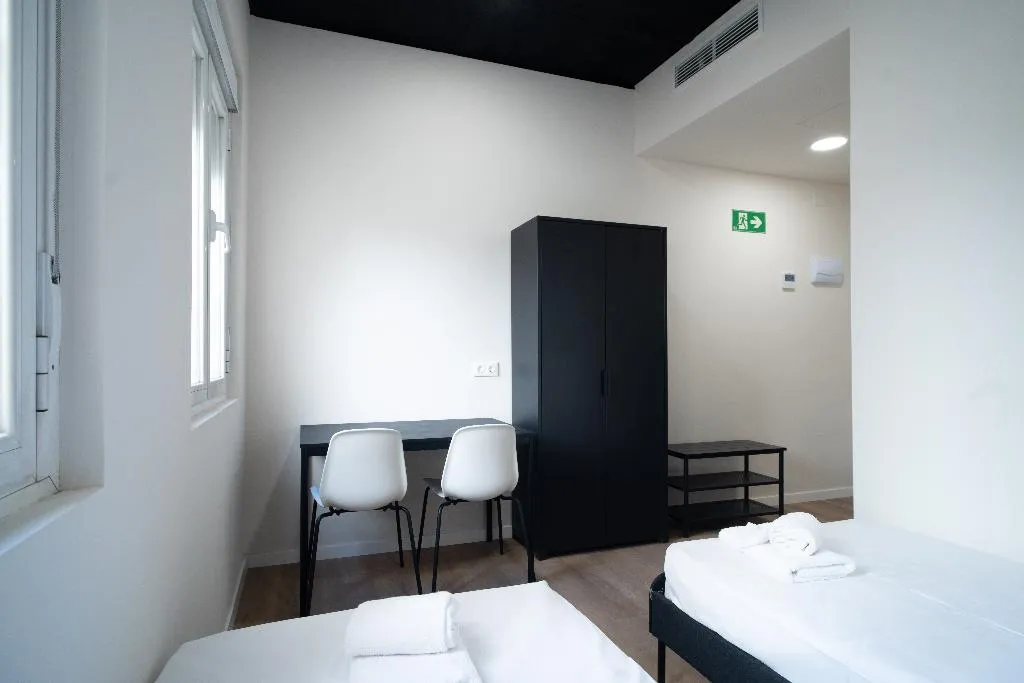 Double or Twin BASIC Room, Adventure Hostel Madrid, Madrid