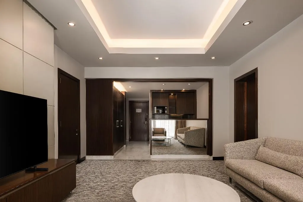 DOUBLE CLUB Room, Dusit Thani LakeView Cairo, Cairo