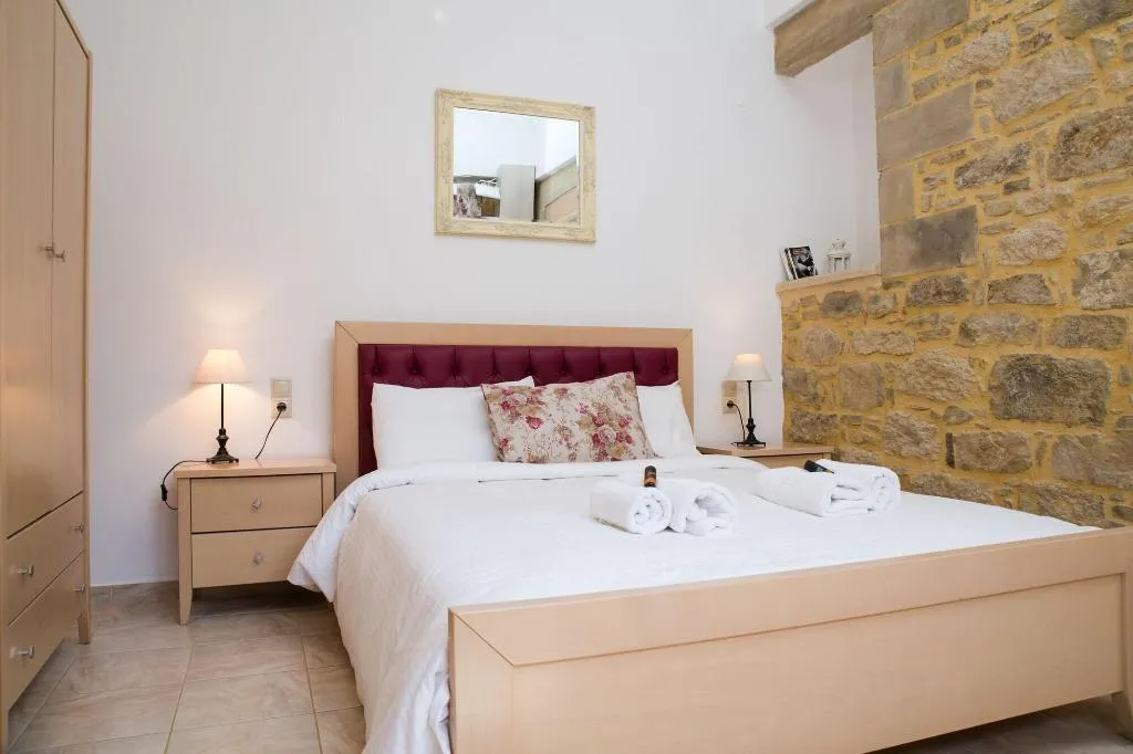 Room, Agarathos, Crete