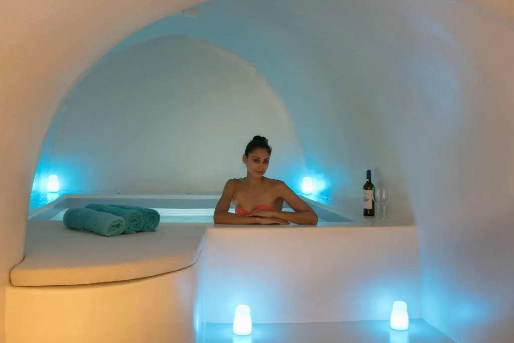 Sports and Entertainment, Aria Suites, Santorini