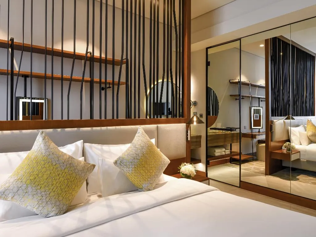 DOUBLE DELUXE KING BED Room, Grand Mercure Dubai City, Dubai