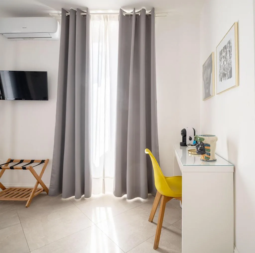 Room, Spigolehouse, Catania