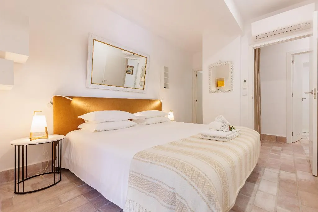 APARTMENT DELUXE TWO BEDROOM Room, Laranjal Farm House, Algarve