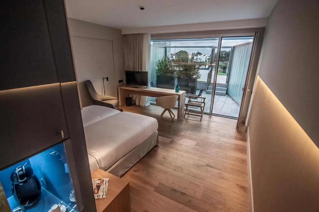 DOUBLE POOL VIEW Room, Hotel Sorli Emocions, Barcelona
