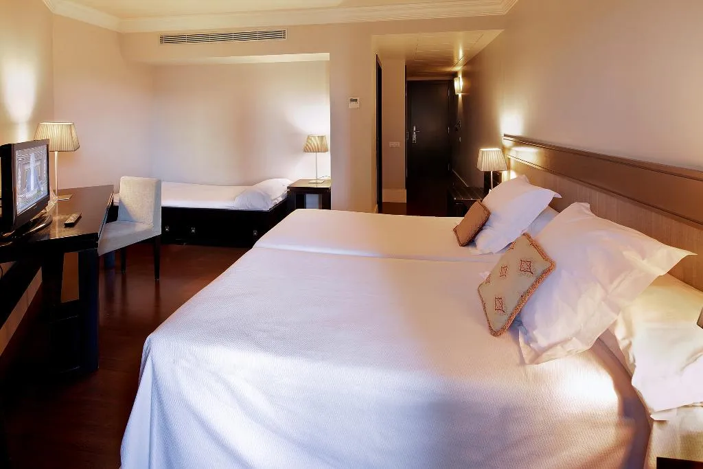 TRIPLE STANDARD Room, Condado, Barcelona