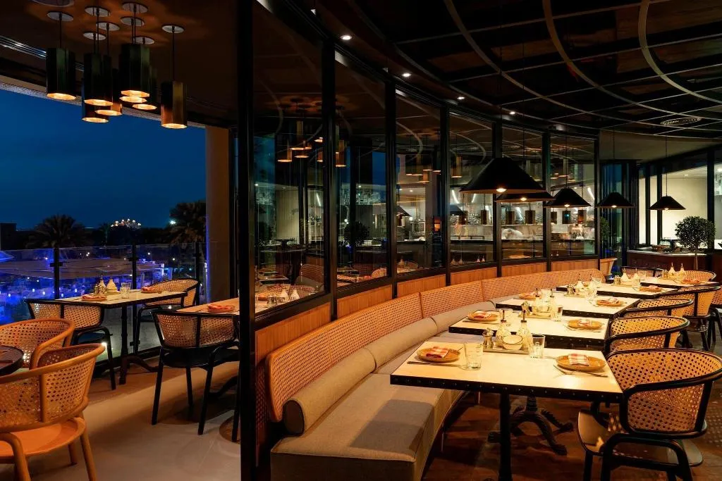 Restaurant, Le Royal Meridien Beach Resort and Spa, Dubai