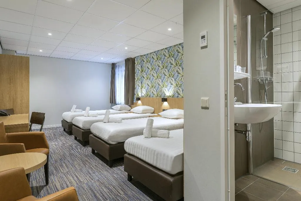 QUADRUPLE ECONOMY Room, Best Western Amsterdam, Amsterdam