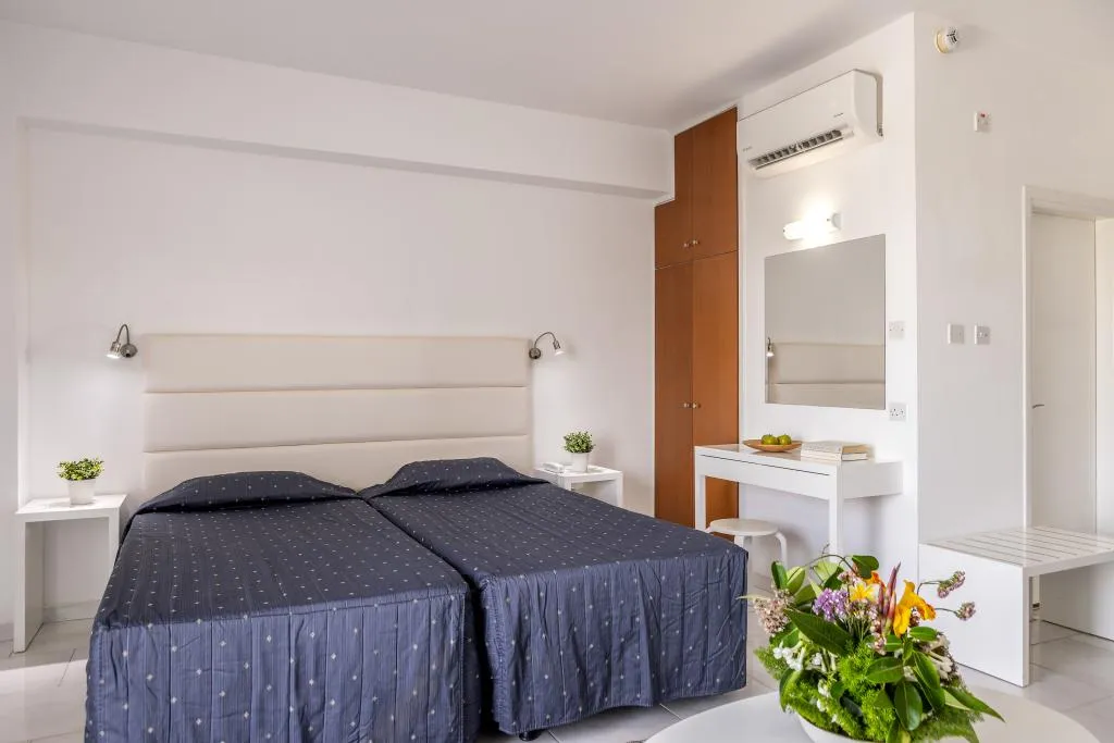 STUDIO CAPACITY 1 Room, Papantonia Hotel Apts, Cyprus
