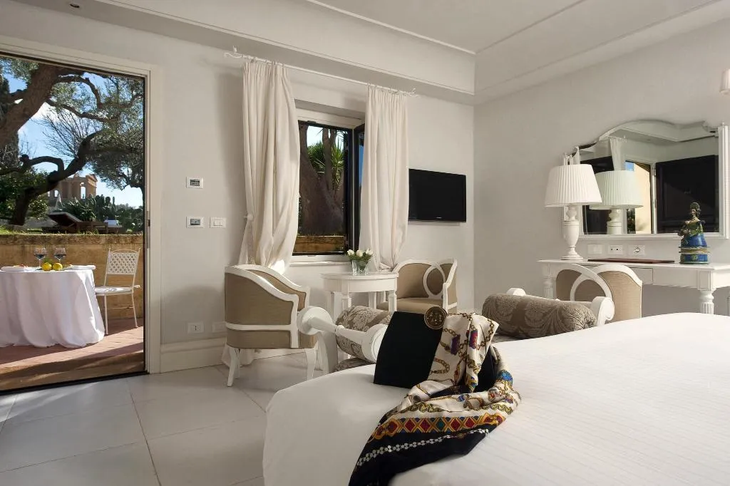 DOUBLE DELUXE QUEEN BED Room, Villa Athena, Catania