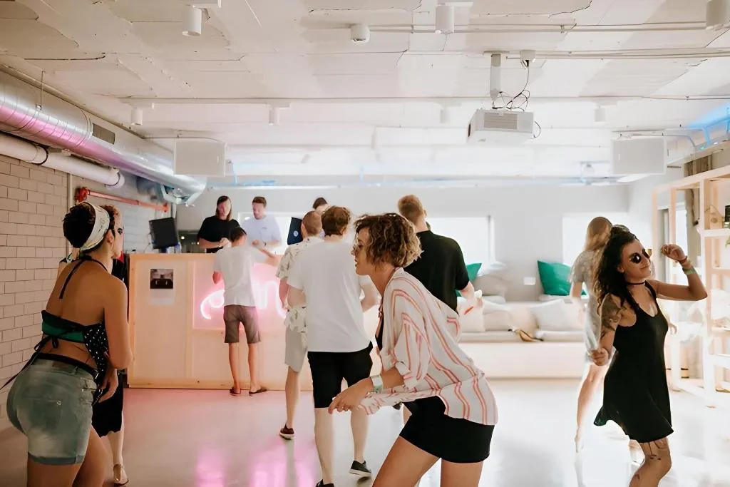 Sports and Entertainment, Unite Hostel Barcelona, Barcelona