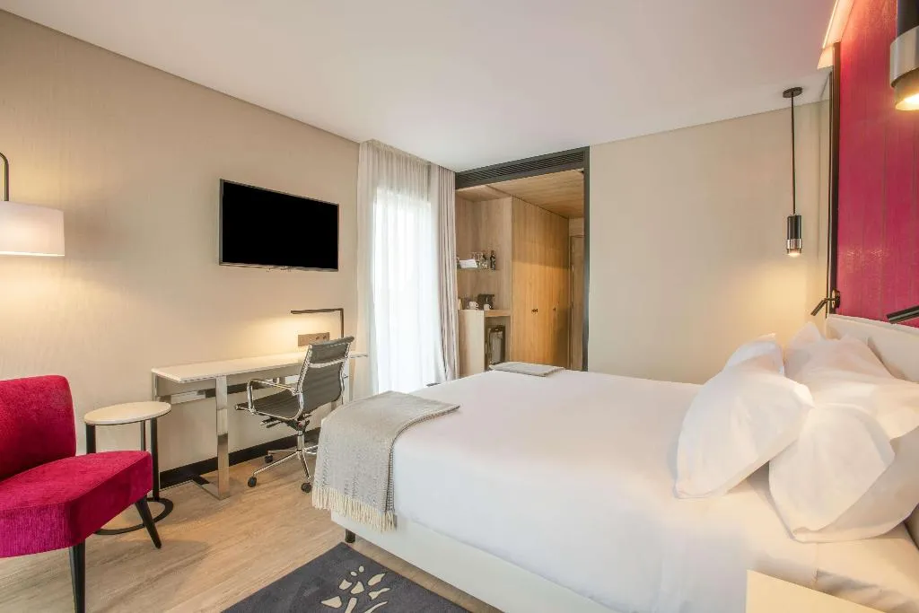 DOUBLE SUPERIOR Room, NH Porto Jardim, Porto