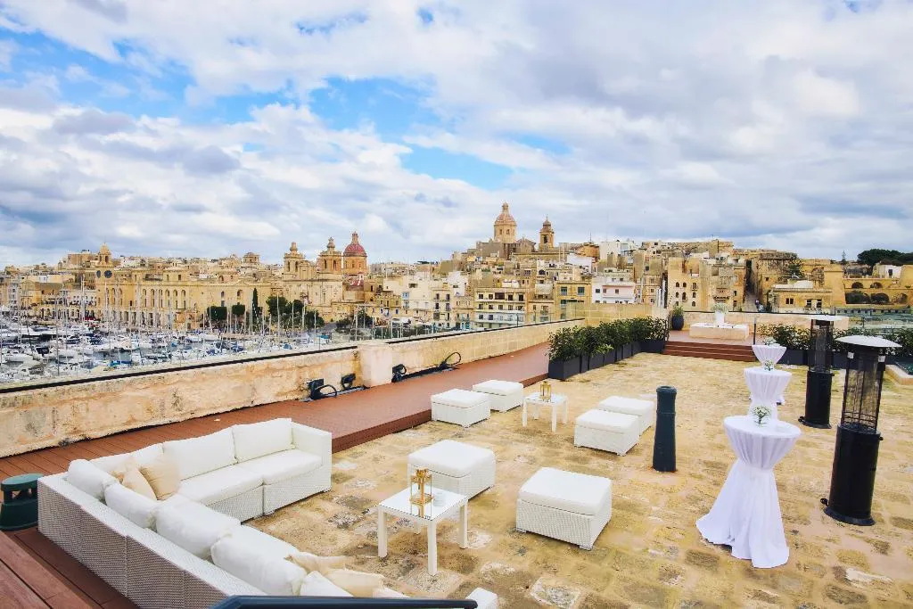 Terrace, Cugó Gran Macina Grand Harbour, Malta