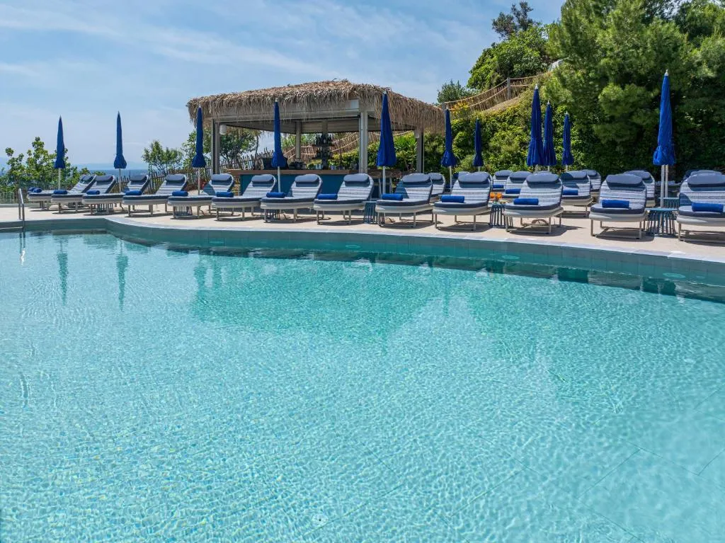 Pool, Petra Nera, Skiathos