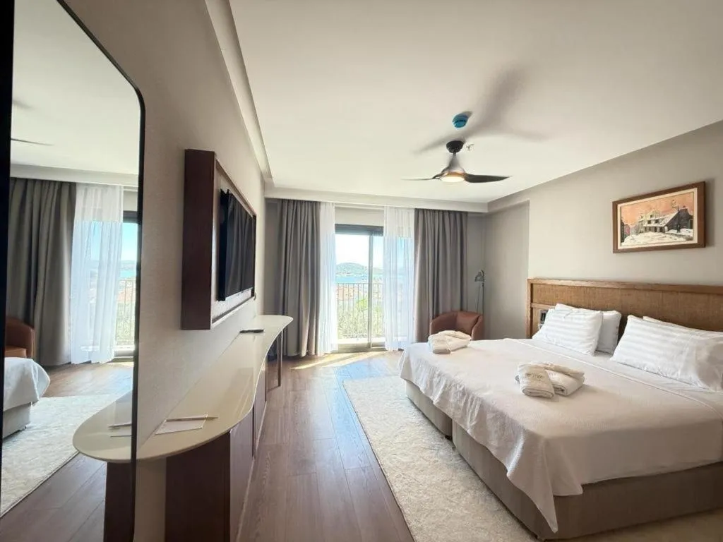 Room ONE BED Room, Cunda Kızılca Deluxe Hotel & Spa, Izmir