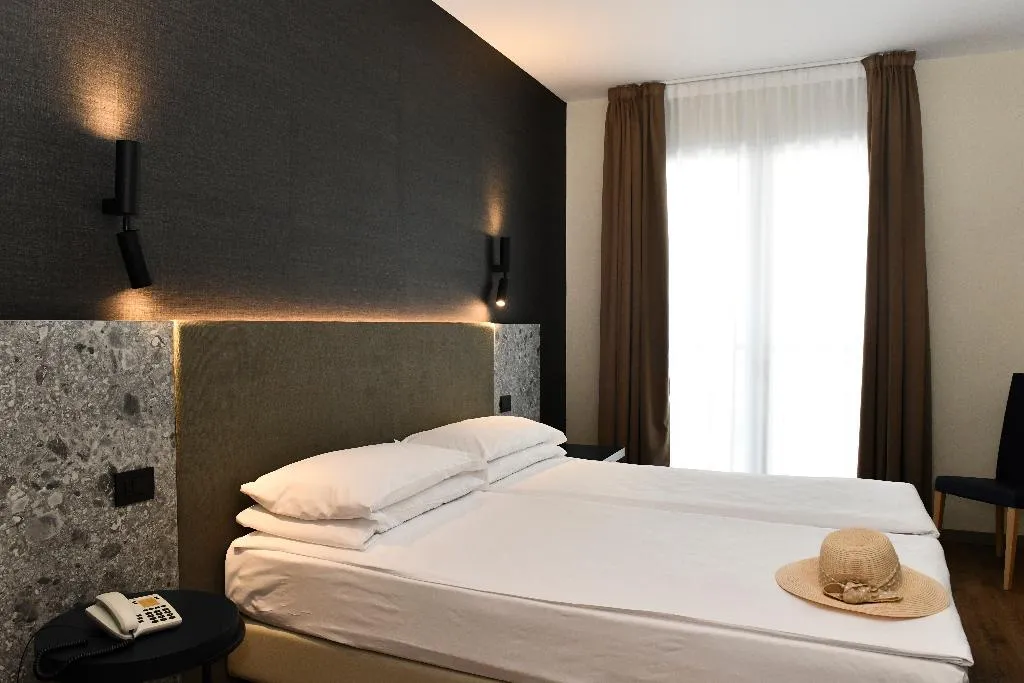 DOUBLE SUPERIOR Room, Eden Hotel, Venice