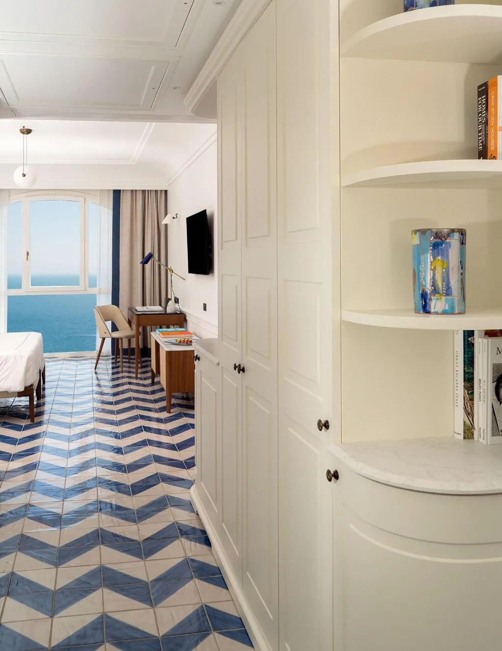 Room, Borgo Santandrea, Naples
