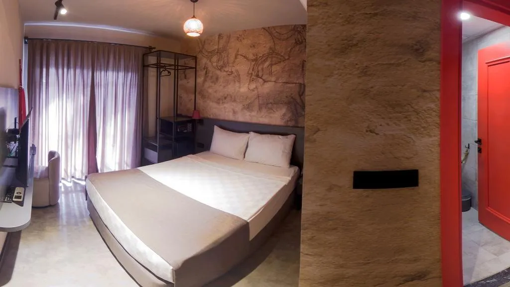 Room, Golden Sun, Antalya