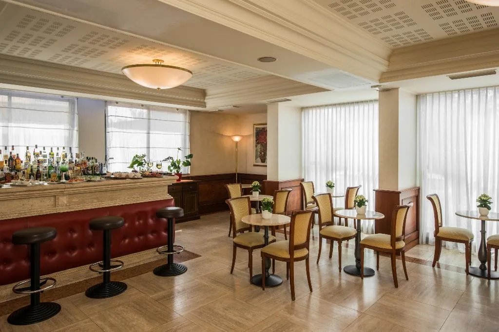 Bar, Just Hotel Saronno, Milan