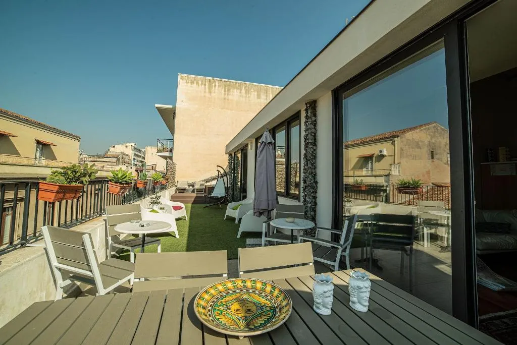 Room, Le 4 Leggende, Catania
