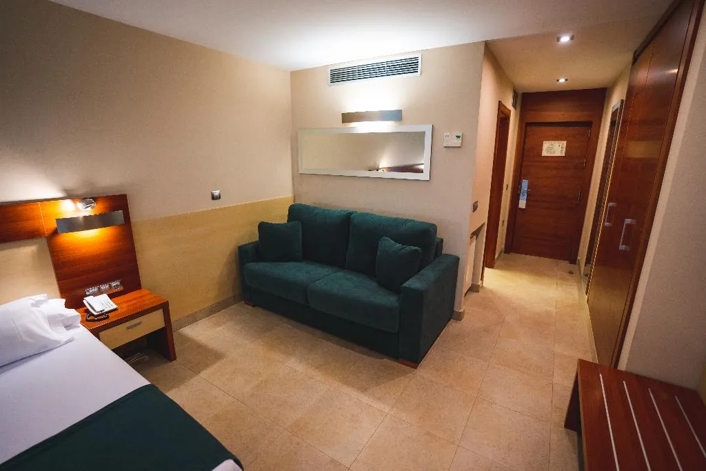 Double or Twin CAPACITY 3 Room, Deloix Aquacenter, Costa Blanca