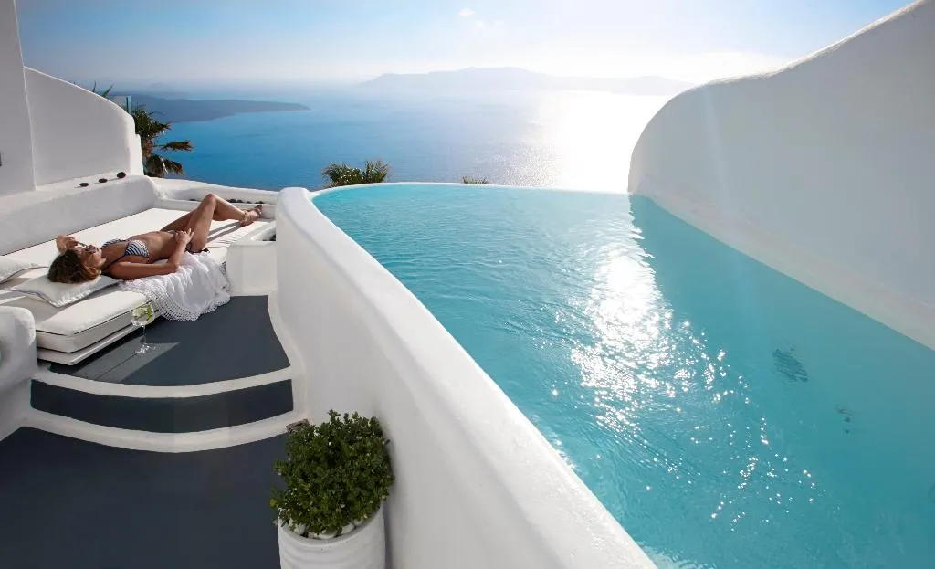 VILLA HONEYMOON Room, Infinity Suites & Dana Villas, Santorini