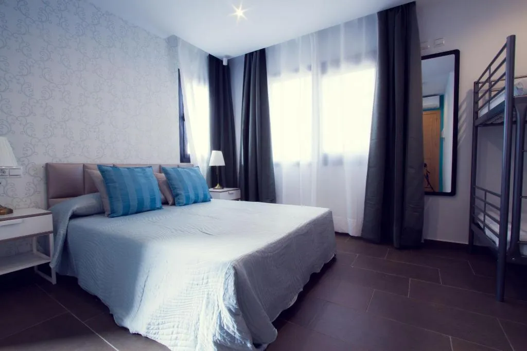 Room, Pixel, Costa Del Sol