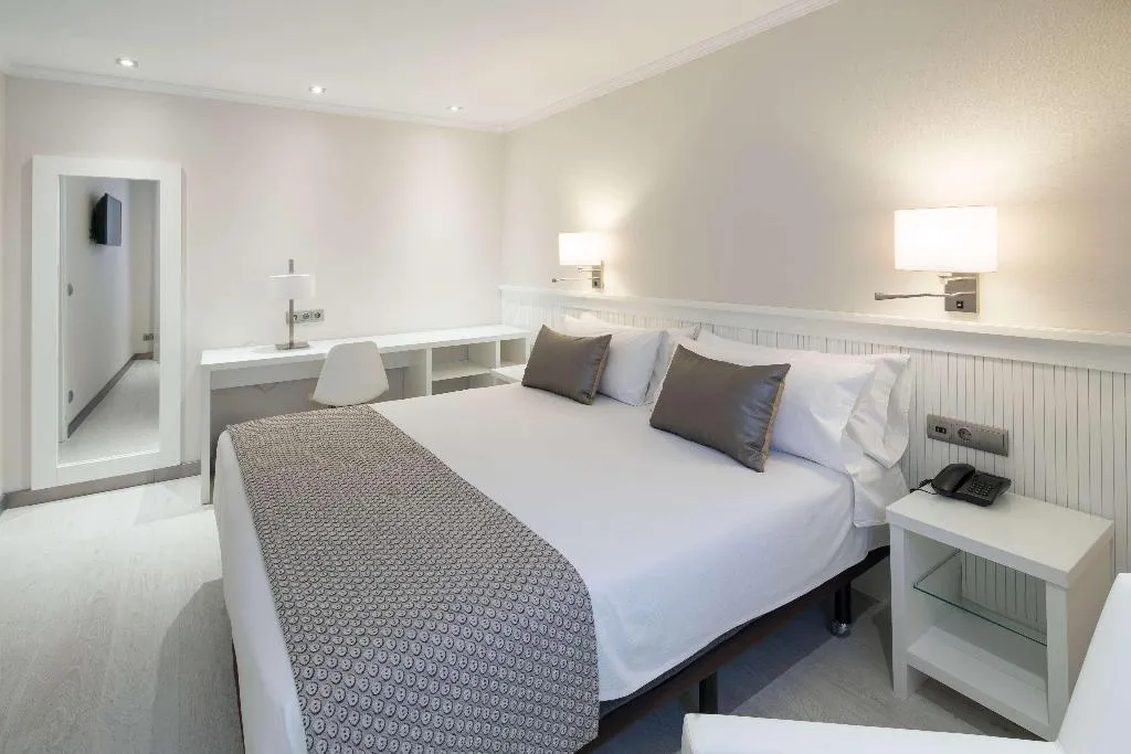 Room, Catalonia Roma, Barcelona