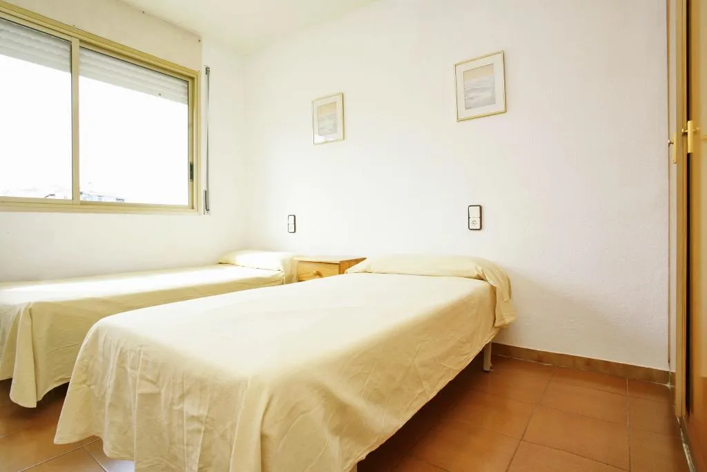 Room, Decathlon-Pentathlon-Marathon Salou, Costa Dorada
