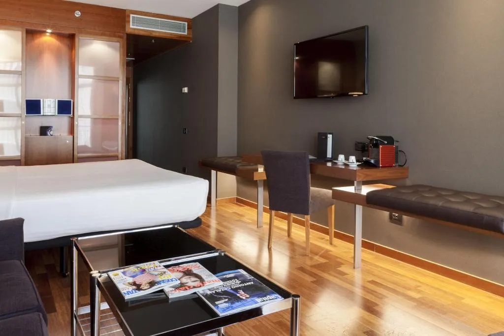 DOUBLE SUPERIOR KING BED Room, AC Madrid Aitana, Madrid