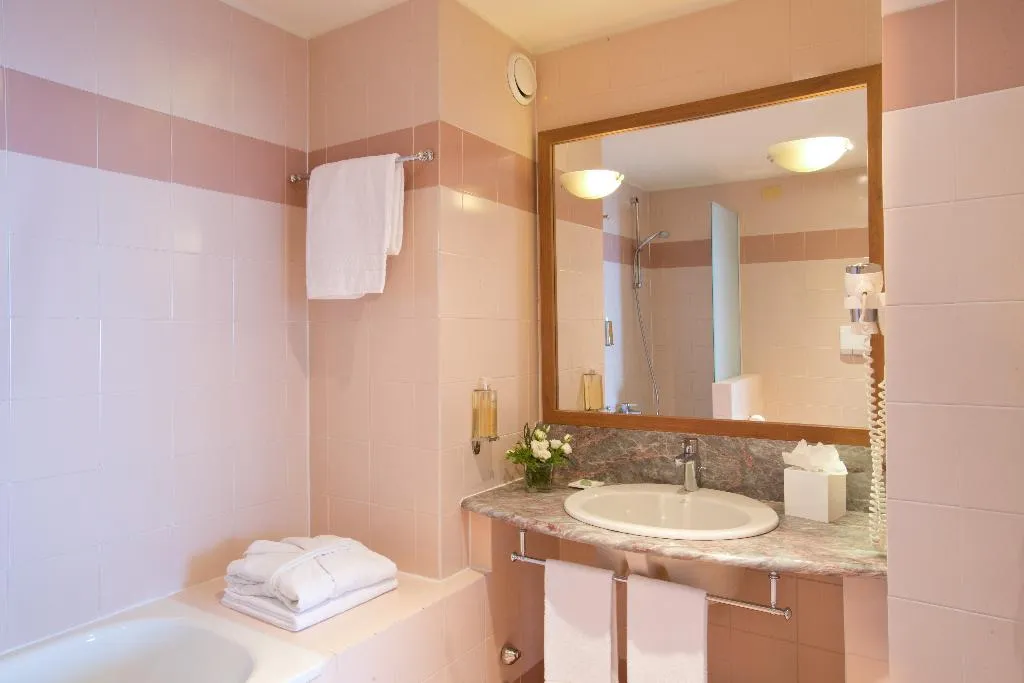 TRIPLE STANDARD Room, Starhotels Business Palace, Milan