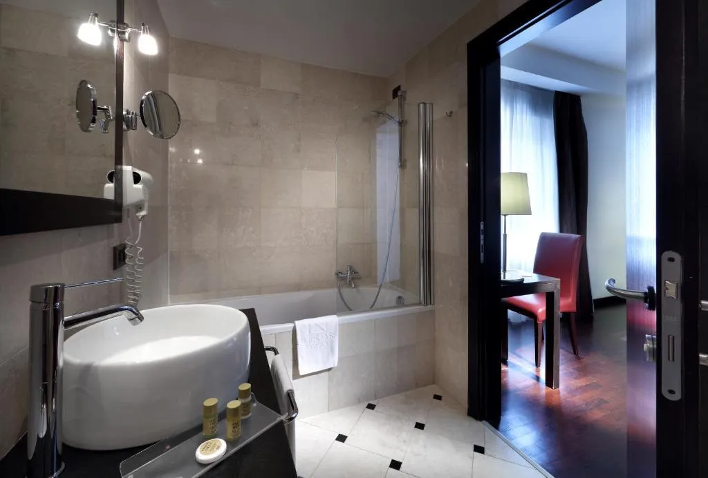 JUNIOR SUITE STANDARD Room, Exe International Palace, Rome
