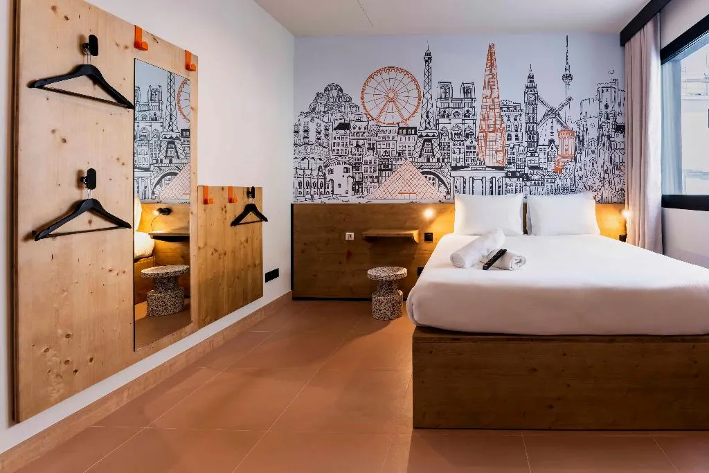 DOUBLE Accessible Room, easyHotel Madrid Alcala, Madrid