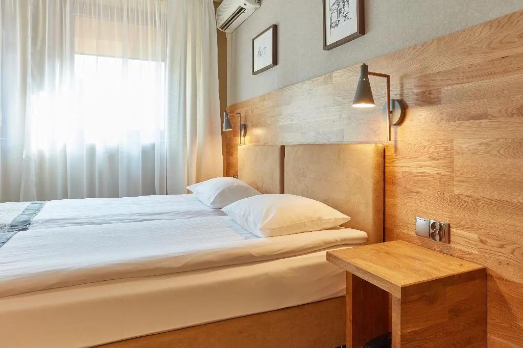 Room, Batory, Krakow