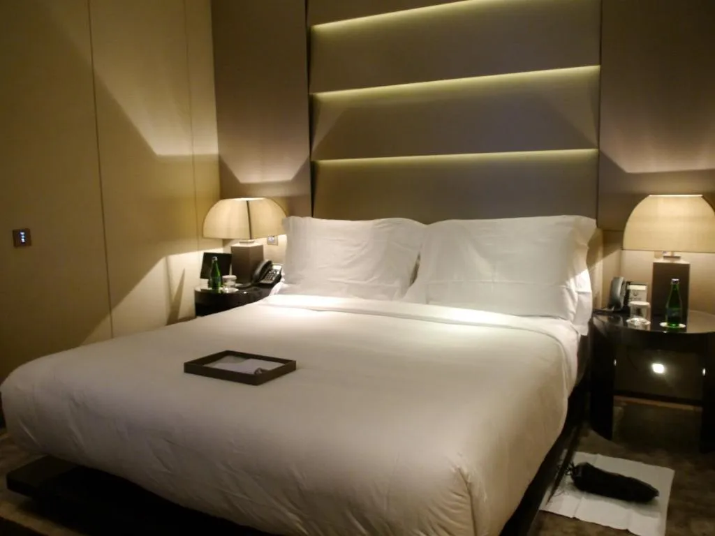JUNIOR SUITE STANDARD Room, Armani Hotel Milano, Milan