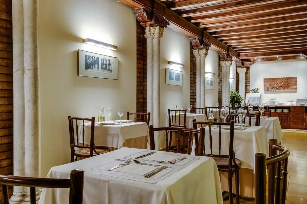 Restaurant, Murillo, Seville