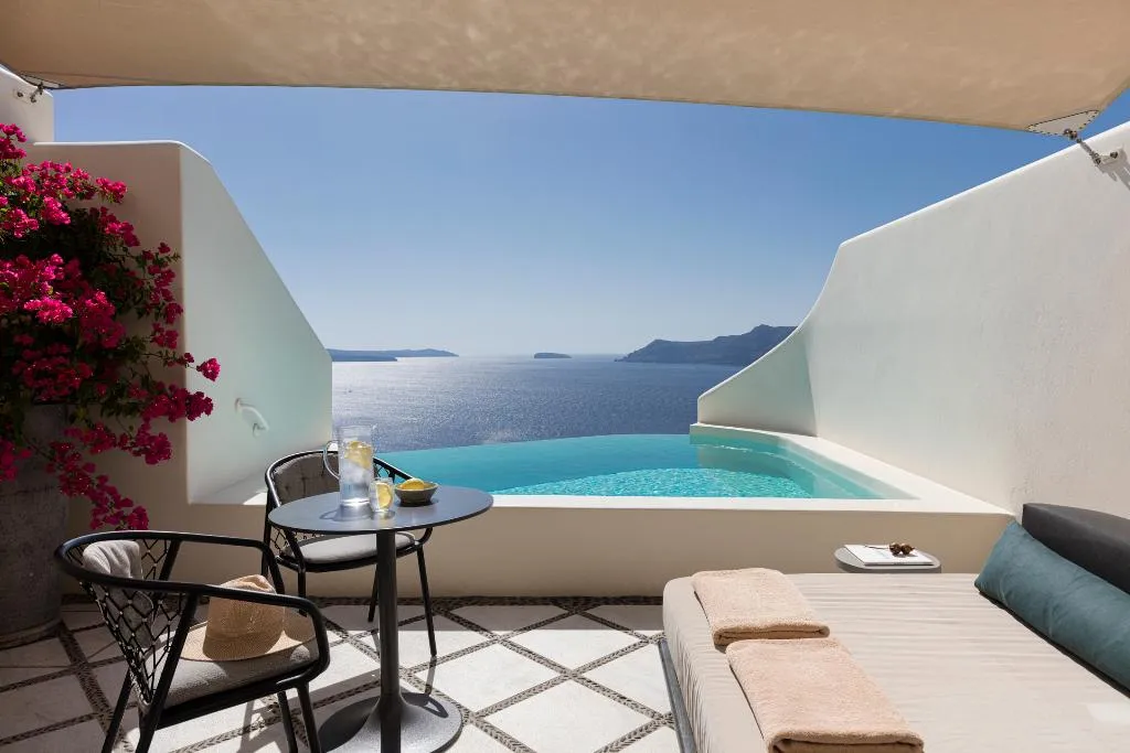 SUITE WITH PRIVATE POOL Room, Canaves Oia Suites, Santorini