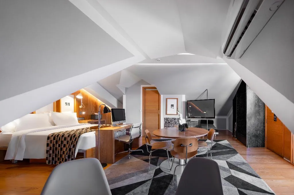 SUITE STANDARD Room, Browns Downtown Hotel, Lisbon