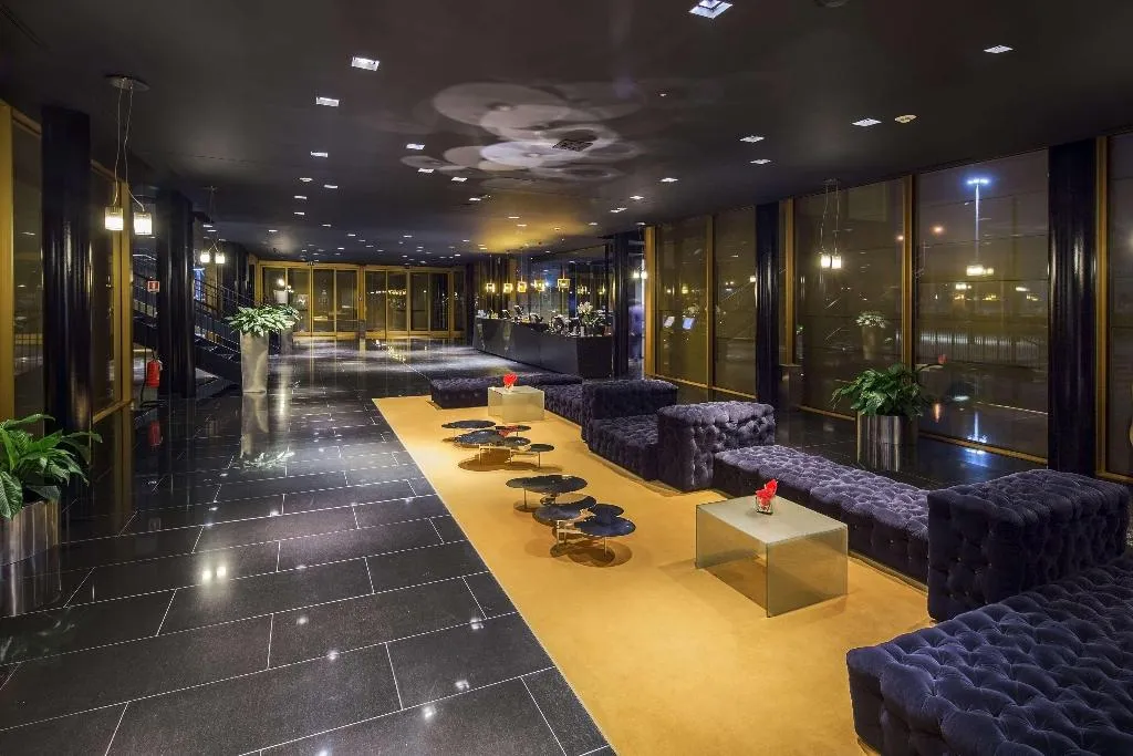 Lobby, NH Milano Fiera, Milan