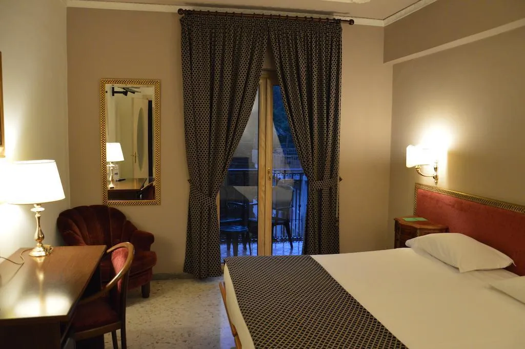 General view, Hotel Central, Naples