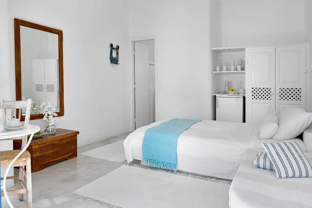 DOUBLE ECONOMY Room, Finikia Memories (ex Finikia's Place), Santorini