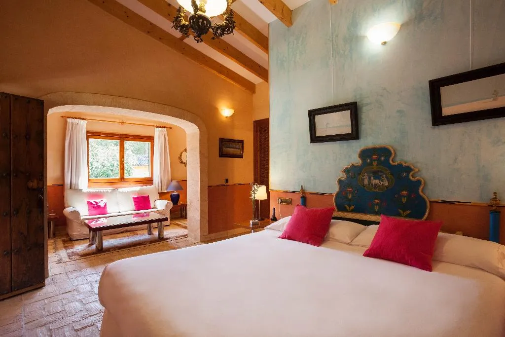 JUNIOR SUITE STANDARD Room, Es Revellar Art Resort, Majorca
