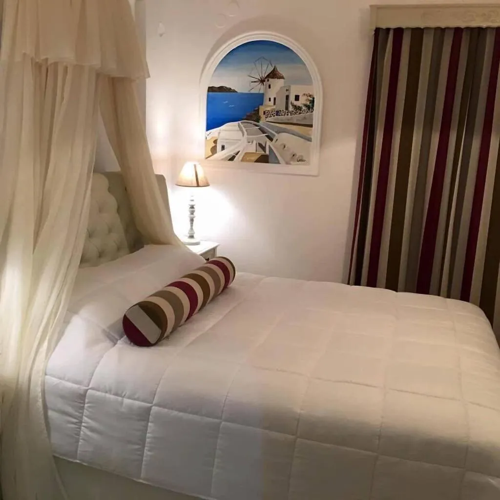 Room, Suites Blue Hotel and Spa, Santorini