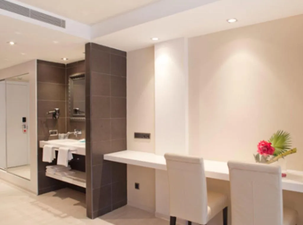 Room, La Terrassa, Costa Brava